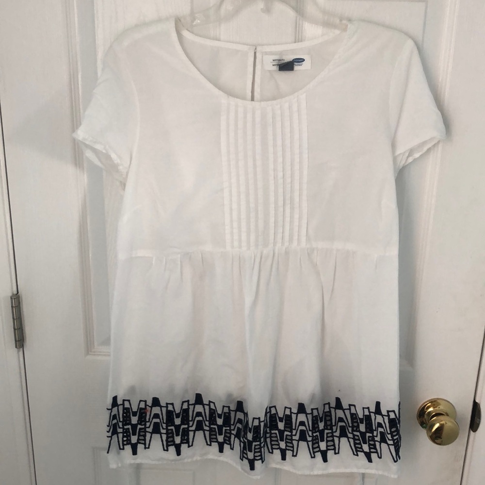 Old navy maternity blouse